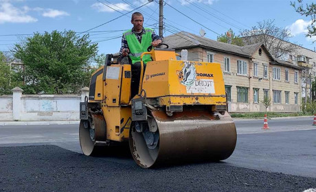 В Измаиле продолжаются дорожные работы (видео)