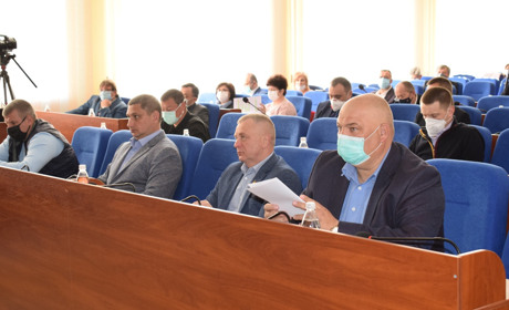 Шлюб за розрахунком: кому віддати "Шляхрембуд"?