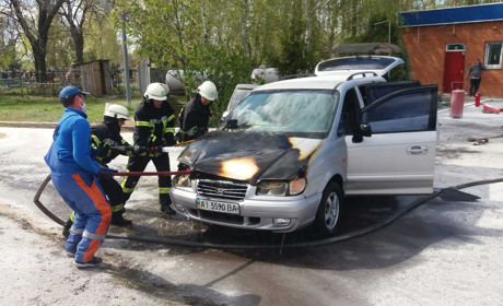У Переяславі на автозаправці загорівся легковик “Hyundai”