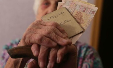 Розпочали виплати пенсіонерам: чи отримали сарненці обіцяну тисячу