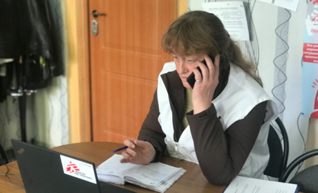 Найскладніше людям середнього віку, їм треба піклуватися про дітей та батьків: психолог про карантин