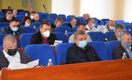 Сміття з паспортом: підприємець, в якого знайшли тонни сміття, має договір зі "Шляхрембудом"