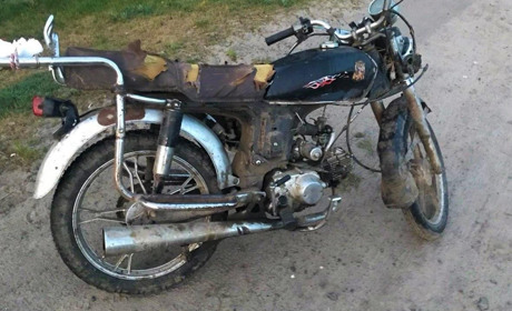 У ДТП в селі Полиці травмувався мотоцикліст. Водію 22 роки, мотоцикл незареєстрований