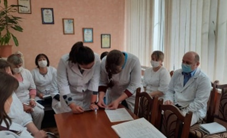 У Старокостянтинівські амбулаторії сімейної медицини привезли експрес-тести виробництва США