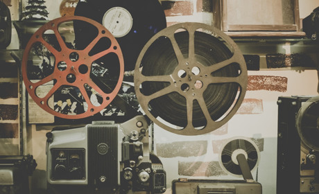 Шість цікавих фільмів, з якими точно не захочеться вийти з дому і порушити режим самоізоляції