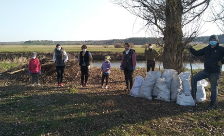 Це не моє сміття, але це моє село, мій ліс: вчитель з Слобідки  закликає не смітити