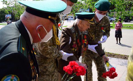 В Измаиле фронтовик-пограничник полковник Антон Гапонов почтил память павших собратьев (видео)