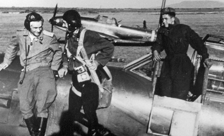За 100 польотів на штурмовику давали Зірку Героя. У Бориса Гаріна їх було 215