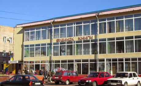  Магазини у Ніжині працюють, а бібліотеки на карантині