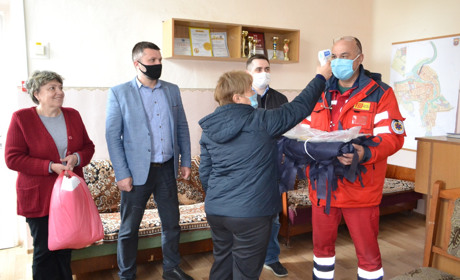 Як працюється медикам Чортківської «швидкої» під час пандемії COVID-19 (+фото)