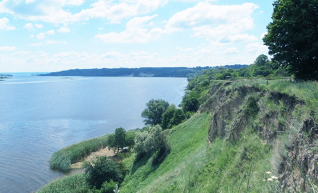 У Ржищеві загинув чоловік: упав з кручі