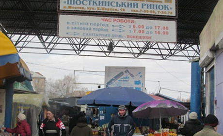 На продуктових ринках фіксують порушення карантинних вимог