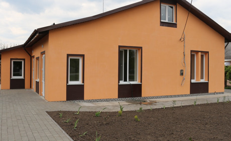 У мікрорайоні «Заслуч» завершують зводити амбулаторію сімейної медицини