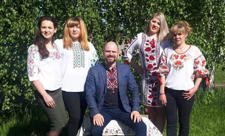 Одяг, сумочки та посуд: як шосткинці відсвяткували День вишиванки