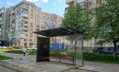 Три автобусні зупинки за 130 тисяч гривень встановлять на вулицях Івасюка і Бандери