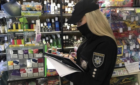 Добропільська поліція пристягнула до відповідальності продавчиню, яка продала сигарети підлітку