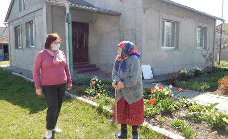 "Швидше б минув цей карантин – як не виходжу надвір, то дурію". Філюня Ярошевич відзначила 95-річчя