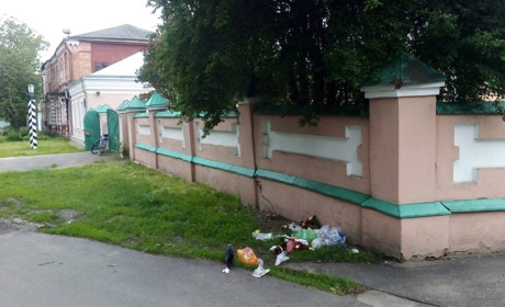 Від «добрих» ніжинців на «Поштову станцію» надійшла посилка