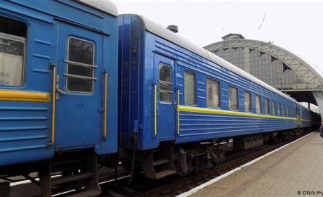 Укрзалізниця розпочала продаж білетів на деякі поїзди: що треба знати попаснянам