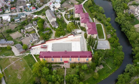 Як реконструйовують спортивний майданчик Чортківського медичного коледжу  (+фото)