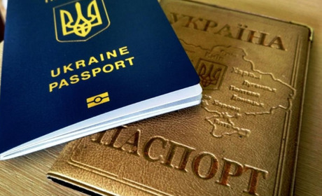 Закордонних паспортів під час карантину оформляють менше, але ціни не змінилися