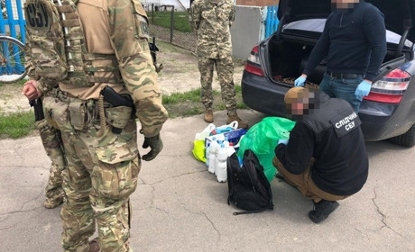 Сімейний бізнес: на Рівненщині затримали подружжя наркокур’єрів