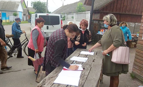 Майже 11 тисяч підписів за два дні зібрали меняни на підтримку свого району