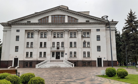 5 вистав у Маріупольському драмтеатрі, які можуть відвідати волновасьці у червні