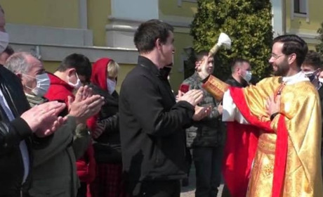 Міський голова Червонограда, його заступник та священник не платитимуть штрафів за церковну службу