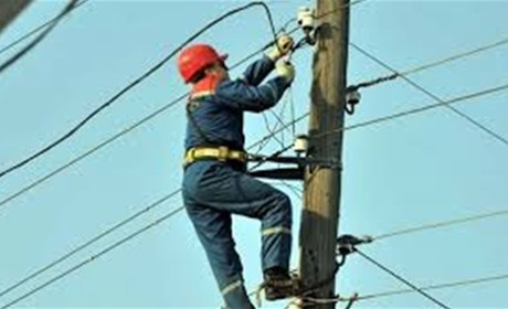 У Мар'їнці вимкнуть світло у міській раді, пенсійному фонді та храмі: усі адреси