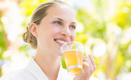 Що таке Комbucha  і чому її радять пити замість лимонадів