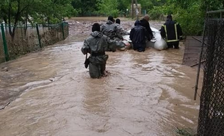 Рятувальники радять, як діяти при раптовому затопленні під час повені
