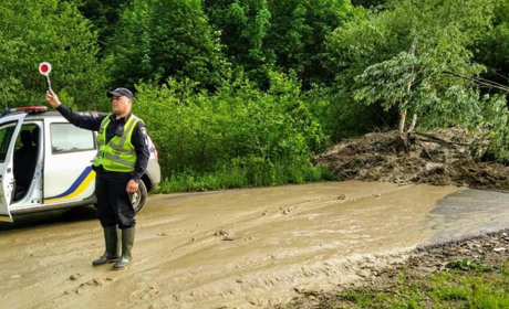 Де на Прикарпатті перекрито дороги державного значення