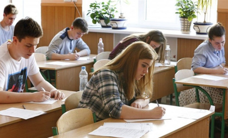 Сьогодні балтські випускники здають ЗНО з математики.  Але є певні  обмеження