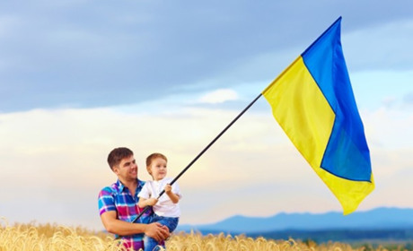«Є Конституція»: 7 фактів про День Конституції, які буде цікаво дізнатися нікопольцям