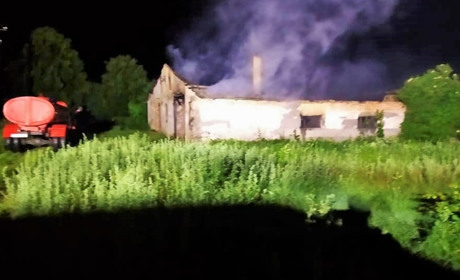 Залишились без даху: на Сарненщині згорів житловий будинок