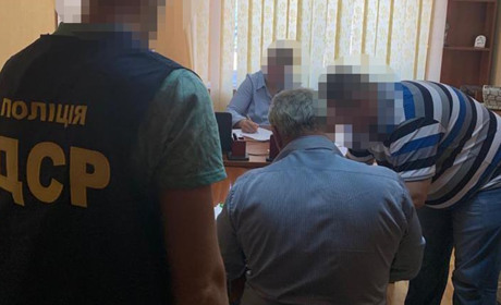 Обласних посадовців підозрюють у привласненні грошей, які виділяли на ремонти електромереж у Лозовій