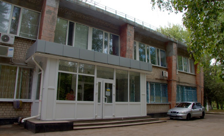 Нікопольська міська лікарня №1 отримала 2 апарати ШВЛ та 4 функціональних ліжка