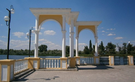 Популярні термальні джерела на морських узбережжях, де можна і відпочити, і полікуватися
