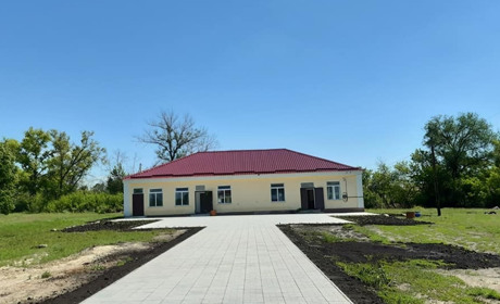 Нова літня сцена прикрасила центр Демино-Олександрівки