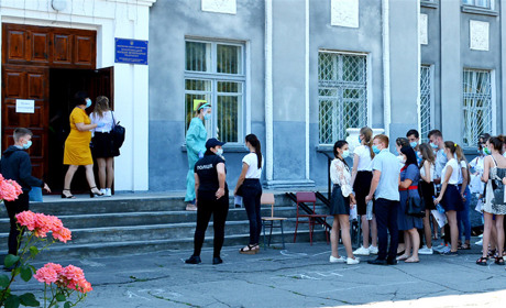 Особливості проходження карантинного ЗНО у Золотоноші: довелося навіть викликати «швидку»
