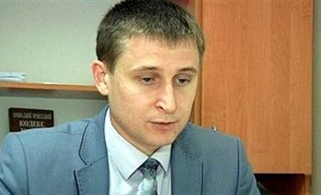 Оскарженню не підлягає: суд поновив керівника Сарненської прокуратури на посаду