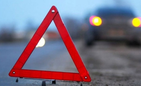 Здавав "задню" і наїхав на чоловіка: у Новограді сталася аварія
