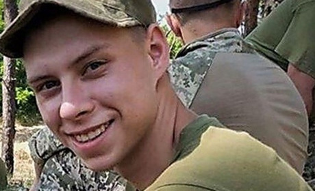 Від ворожих куль на Донбасі загинув южноукраїнець Артем Козій. Йому було 18 років