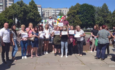 Шосткинські батьки виступають проти дистанційного навчання. На що саме вони нарікають?
