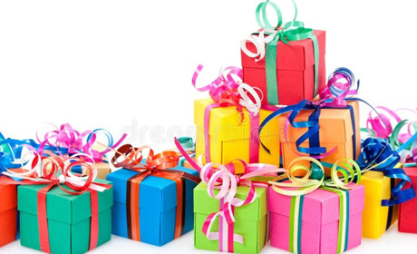 Обираємо подарунок для рідних людей, друзів та коханих