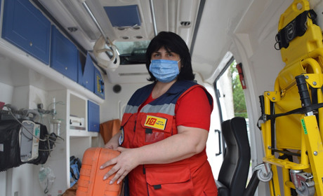 «Постійно у зоні ризику». Старша фельдшерка Наталія Сусіна про роботу «швидкої» у Сватовому