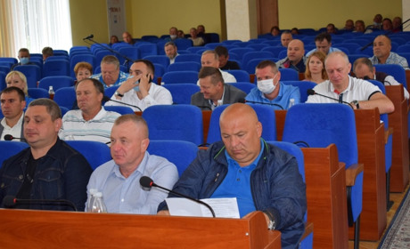 Другий день: з чого розпочалася сесія міськради