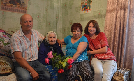 Відзначила 95-річчя: у Гадяцькому районі привітали довгожительку села