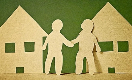 У сусідів: спортивний майданчик у Нетішині, ДТП у Волочиському районі, новий ампліфікатор у області